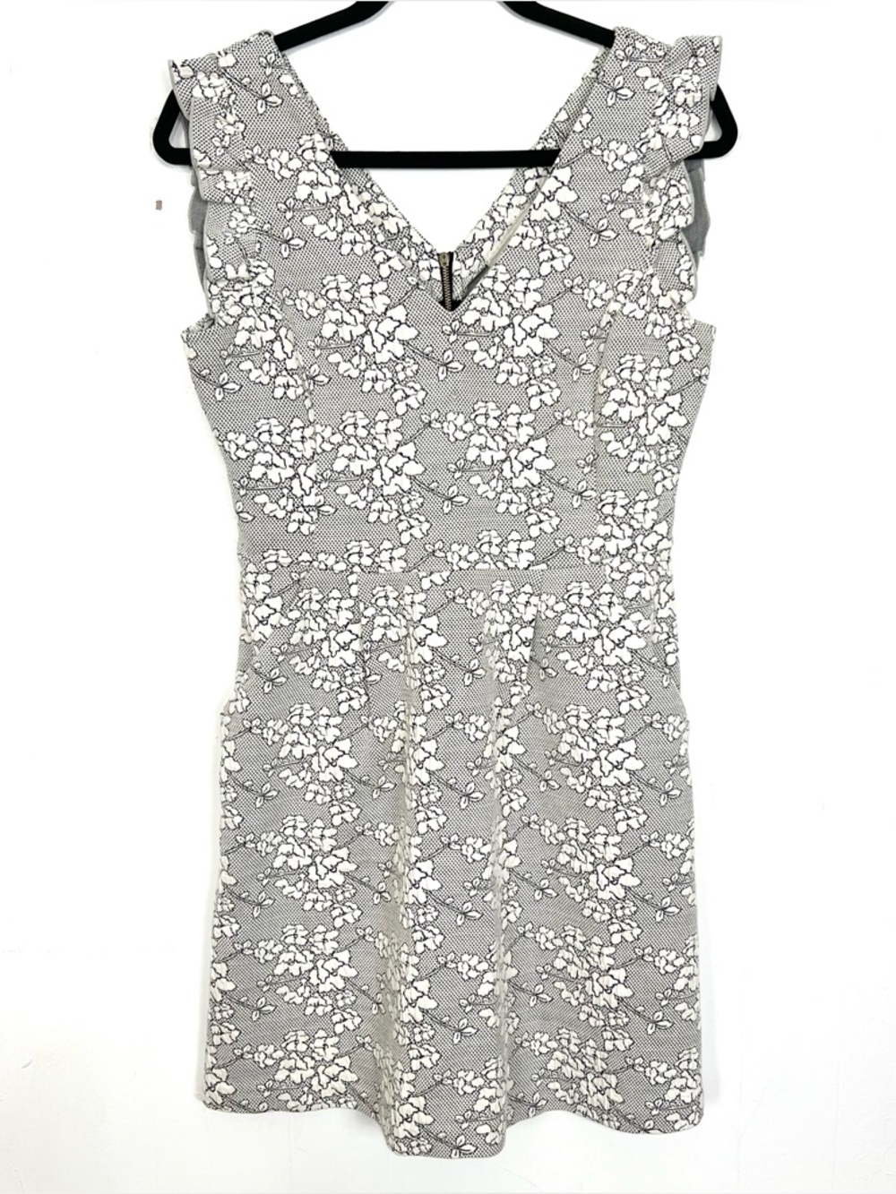 Tabitha White Black Floral Knit Dress Ruffle Sleeve Pockets 6 Small ly
